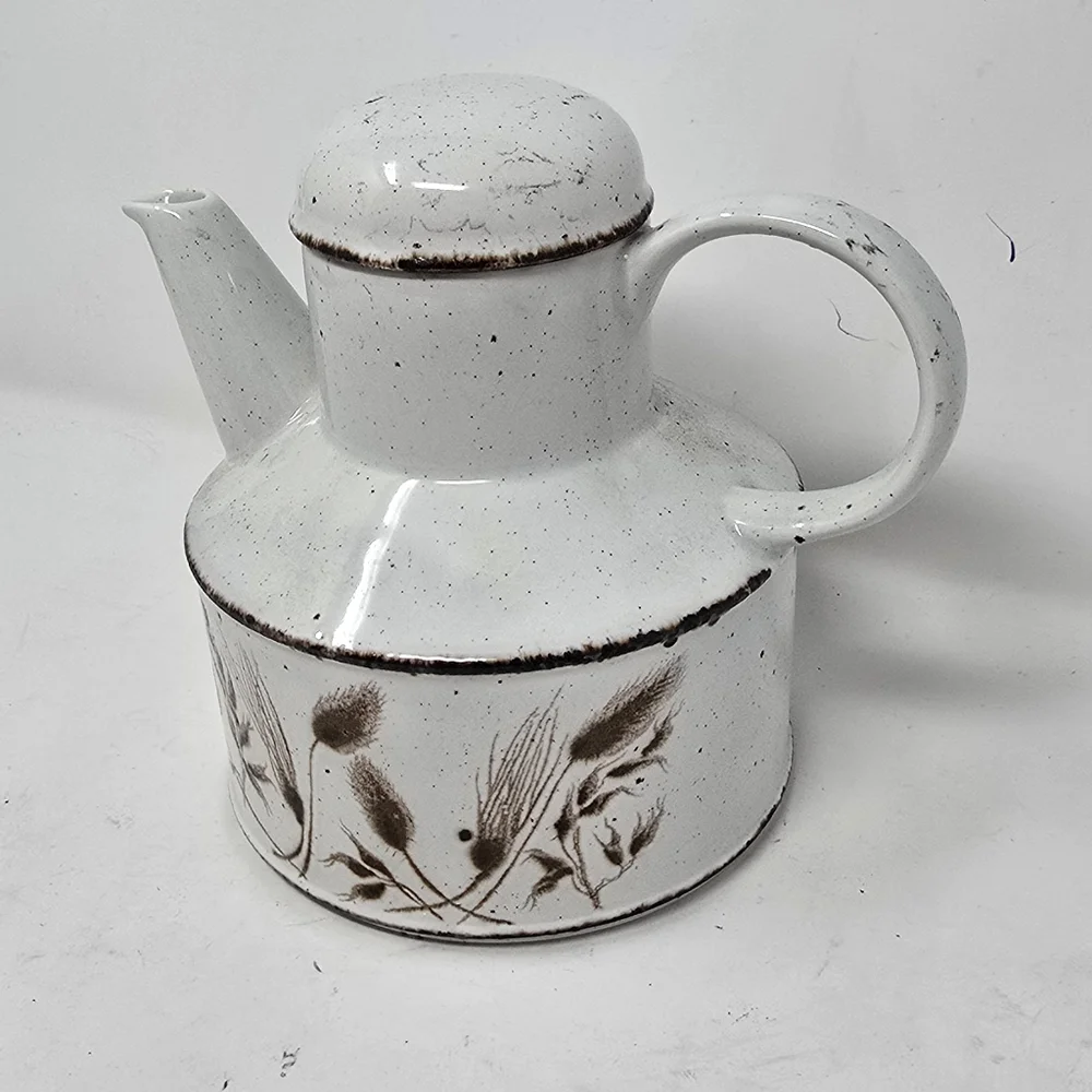 Vtg stonehenge tableware Midwinter‎ tea pot w/lid wild oats England cottagecore